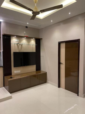 AVVAIRAM SERVICE APARTMENT G8